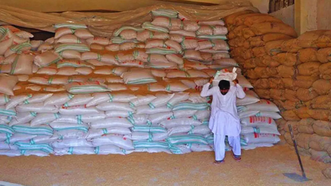 Severe flour crisis in Pakistan